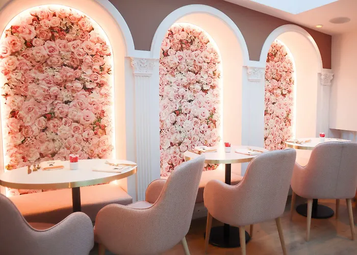 Pet Friendly hotel: Rosa Hotel