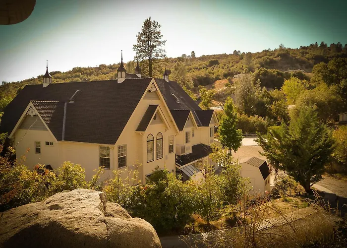 Bed and Breakfast Hounds Tooth Inn