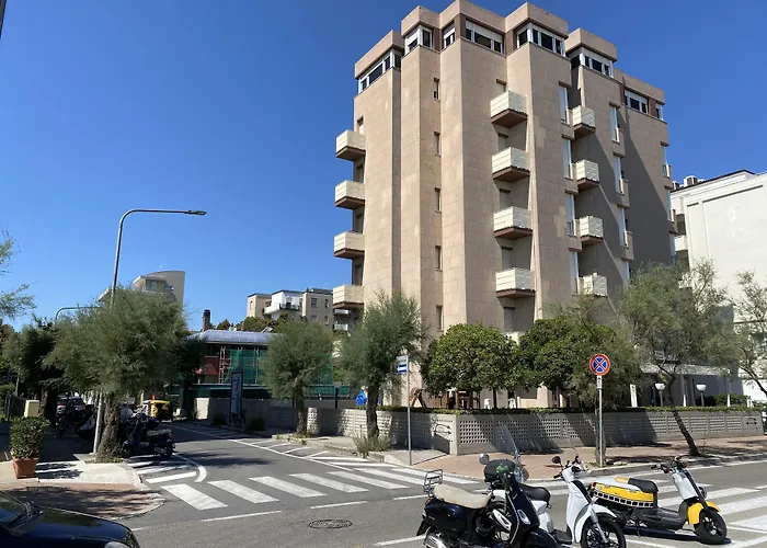 Hotel con piscina: Hotel Nettuno