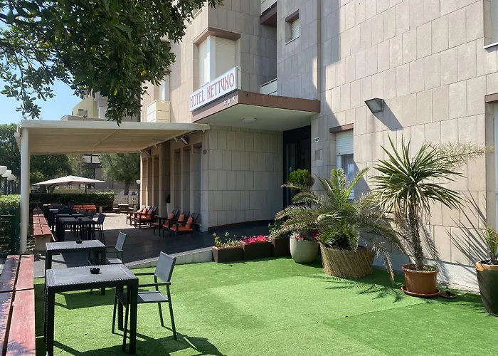 Hotel con piscina: Hotel Nettuno