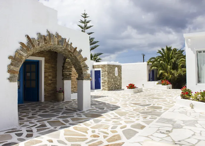 3 star hotel: Naxos Holidays