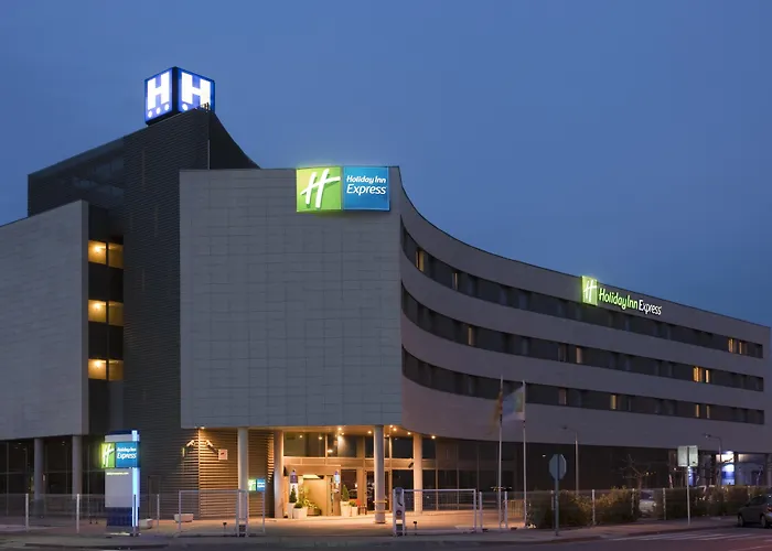 Hotel de 3 estrellas: Holiday Inn Express Molins De Rei By Ihg