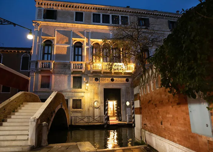 In Luxury hotels Ca' Vendramin Zago