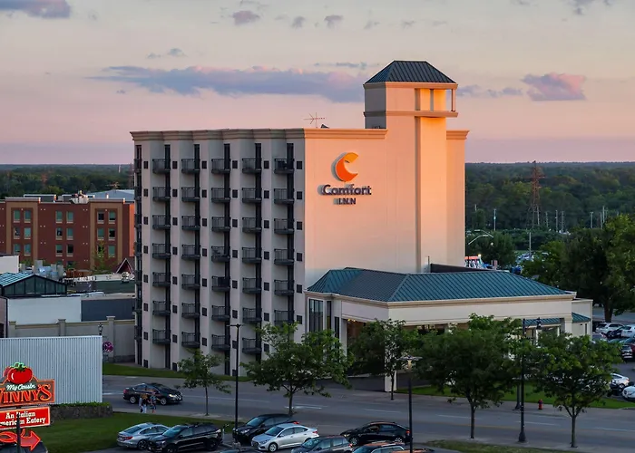 Сity center hotels Comfort Fallsview