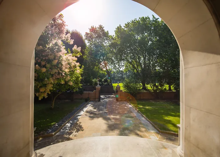 Wellington Hotel By Blue Orchid