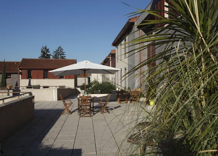 Resort: Adonis Carcassonne