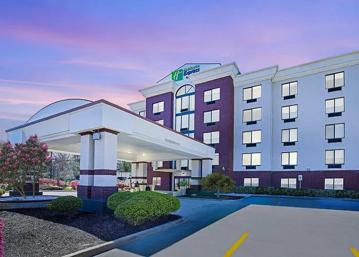 Spa Hotels Resorts Holiday Inn Express & Suites Birmingham - Inverness 280 By Ihg