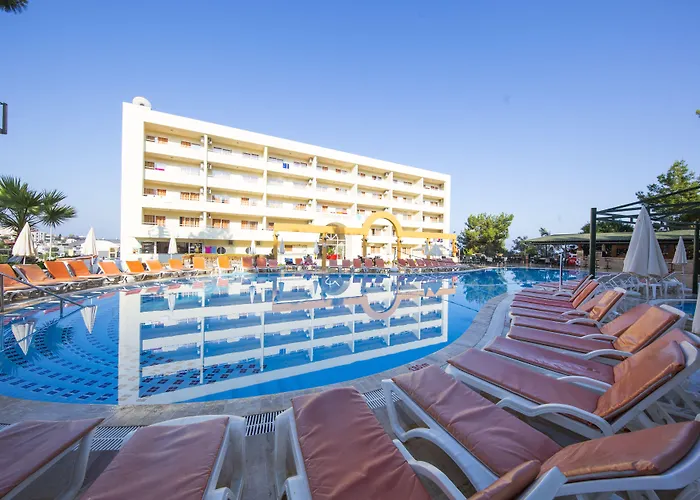Strandhotel: Tuntas Family Suites Kusadasi