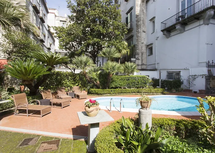 Hotel con piscina: Costantinopoli 104