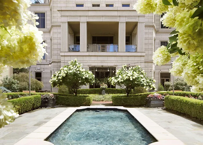 5 star hotels Waldorf Astoria Atlanta Buckhead