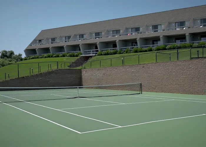 Pet Friendly hotel: Beachcomber Resort At Montauk