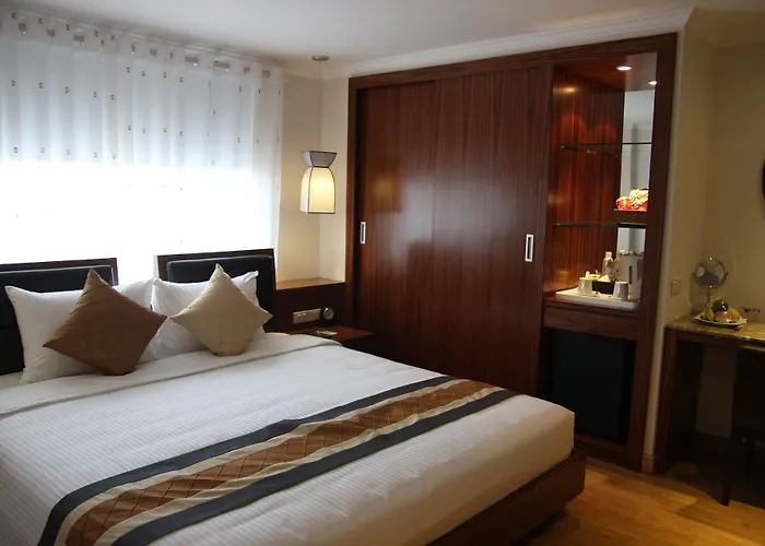 Elite Central Hanoi