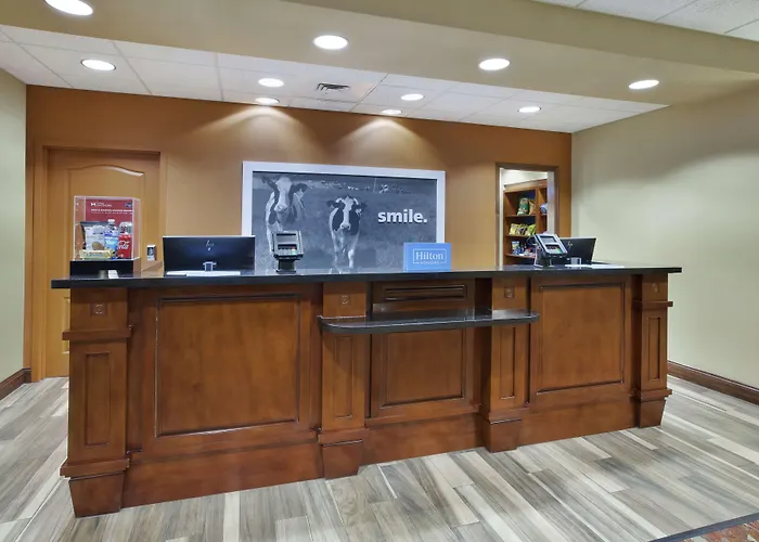 Pet Friendly hotel: Hampton Inn & Suites Wichita-Northeast