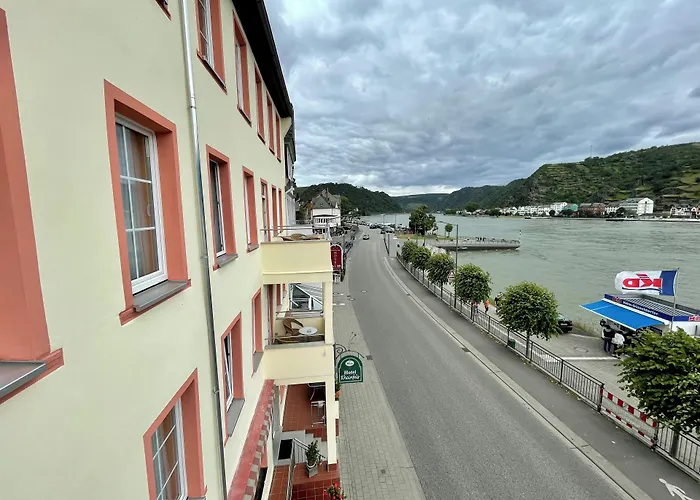 Hotel met uitzicht: Hotel Rheinfels - Radfahrer Willkommen