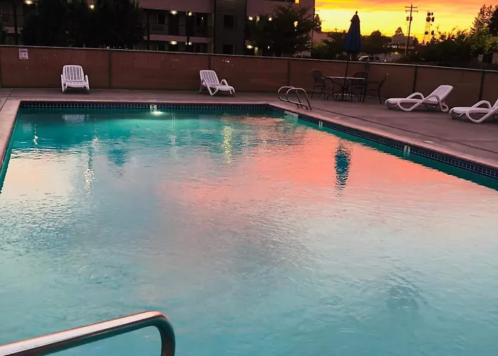 Motel: Sugarloaf Mountain Motel