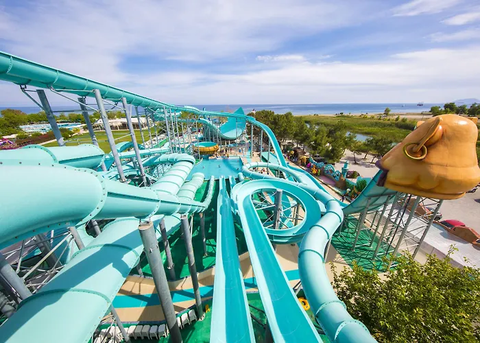 Daima Biz Hotel - Dolusu Aquapark Access