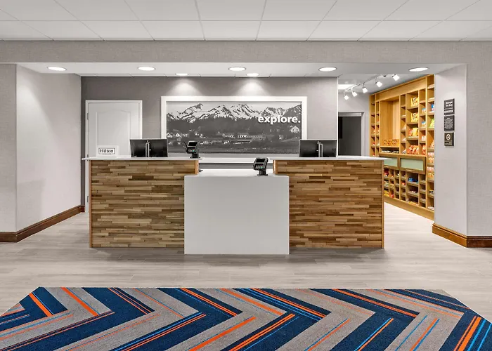 Hampton Inn & Suites