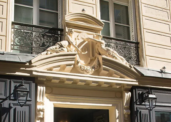 Les Plumes Hotel