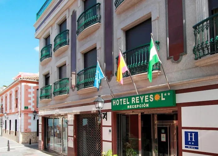 Cheap hotel: Hotel Reyesol