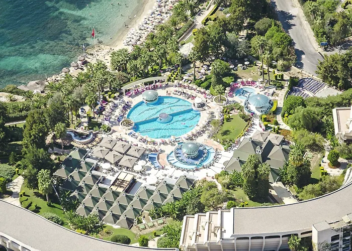 Hotel met tennis: The Grand Blue Sky International