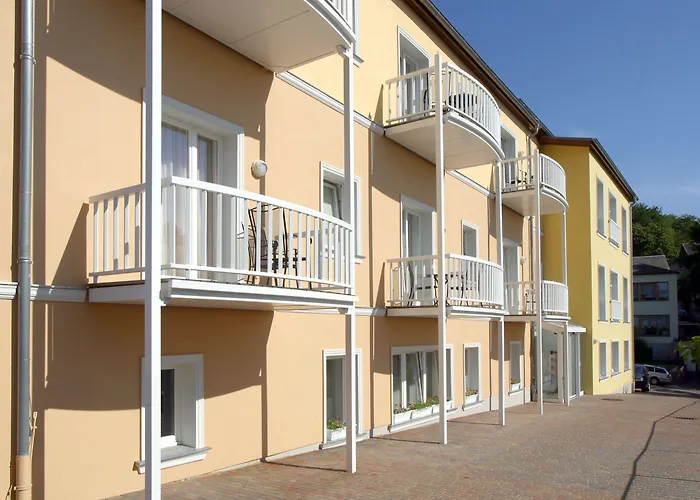 Hotel near College: Hotel Garni Arte Vita