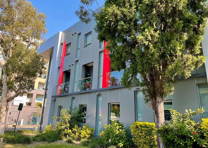 Best Western Plus Camperdown Suites