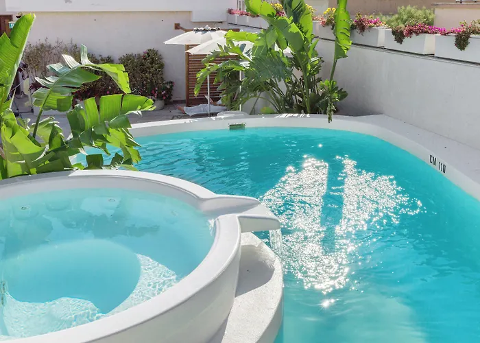In Luxury hotels Domomea