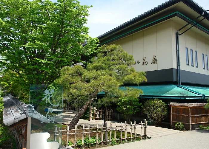 Hotel 5 Estrellas Hidatei Hanaougi