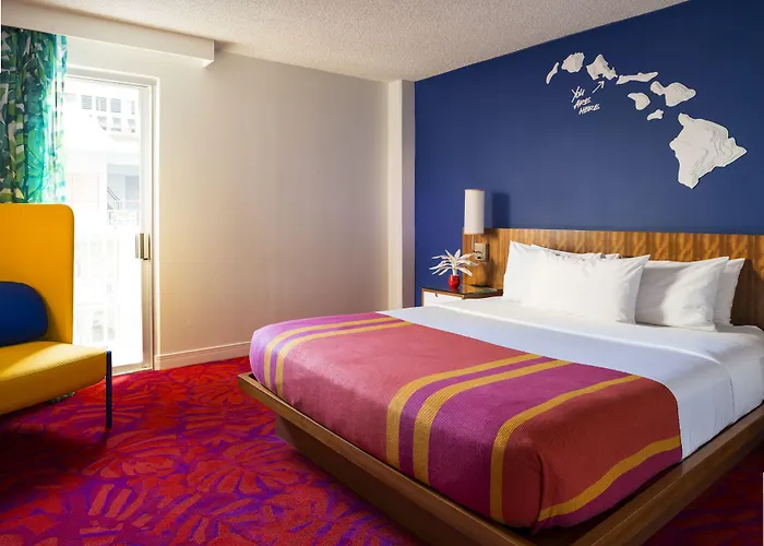 Romantic hotels Shoreline Waikiki