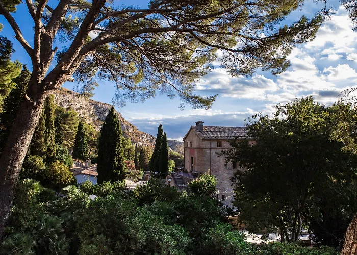 Petit Hotel Hostatgeria La Victoria