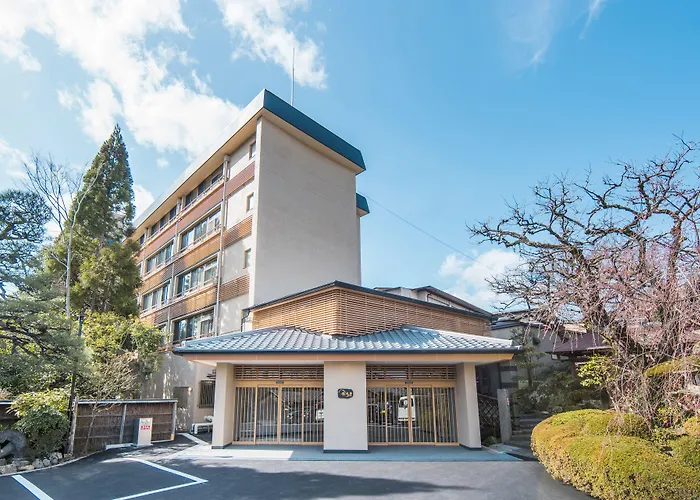 Hotel with pool: Ryokan Nenrinbo