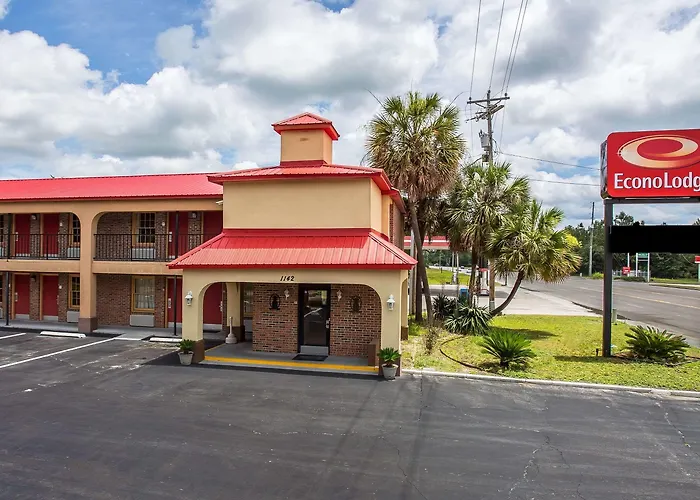 Pet Friendly hotel: Econo Lodge Walterboro I-95