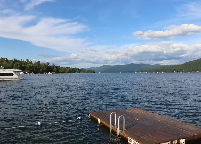 Motel: The Lake Motel