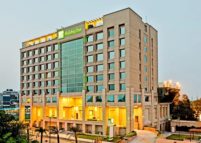Luxury hotel only: Holiday Inn Amritsar Ranjit Avenue By Ihg