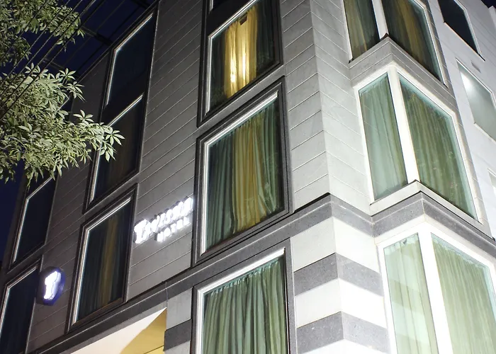 Resort: Rosemallow Hotel New Delhi