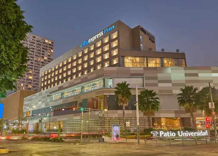 Express Plus By Marriott Ciudad De México Patio Universidad