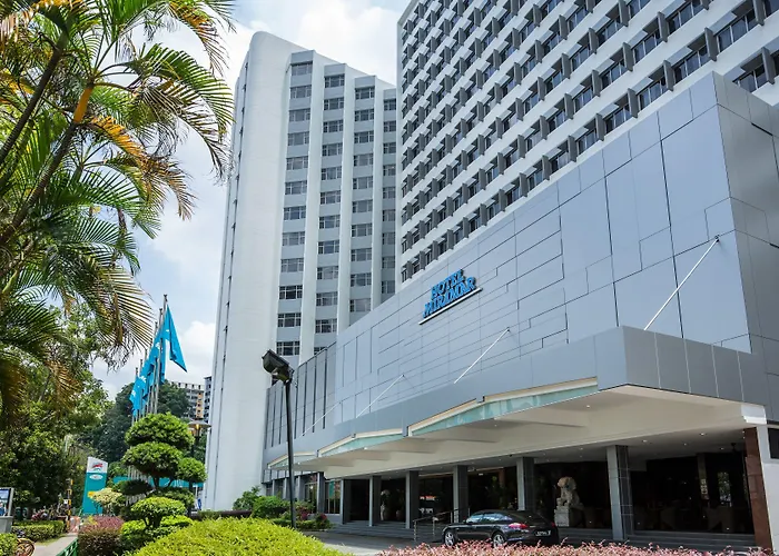 Luxury hotel only: Hotel Miramar Singapore