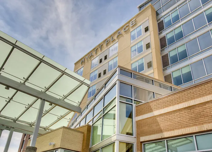 Hotel with pool: Hyatt Place Durham Southpoint