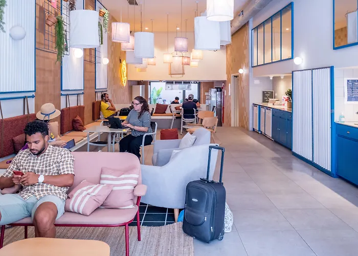 Amistat Beach Hostel Barcelona
