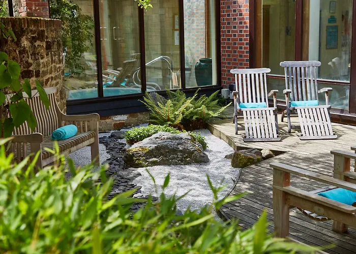 Jacuzzi hotel: Spread Eagle Hotel And Spa