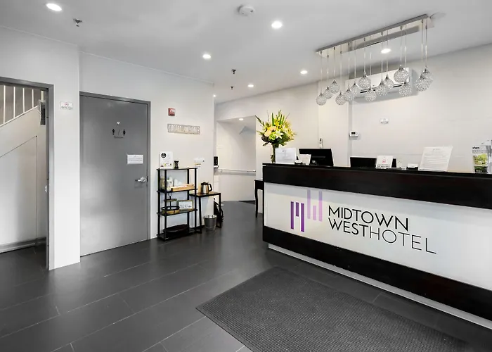 3 star hotel: Midtown West Hotel
