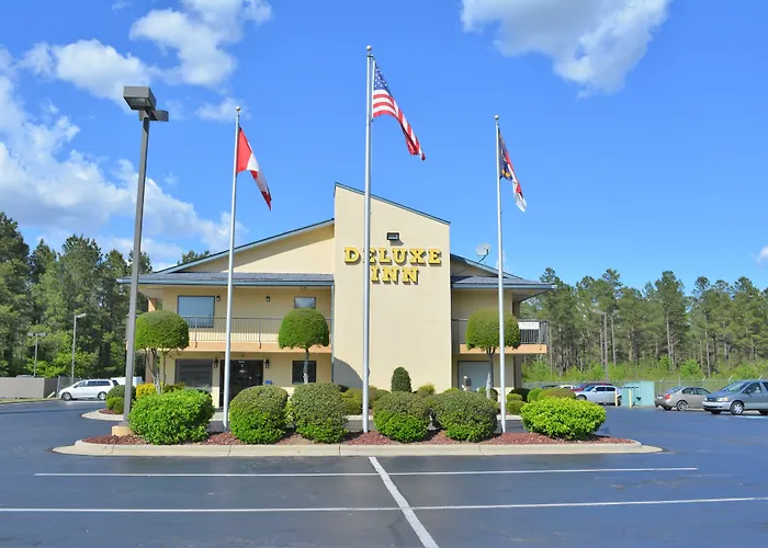 Hotels with a view Deluxe Inn - Fayetteville I-95