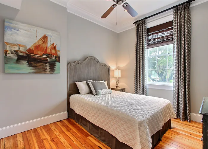 5 star hotel: The Suites At Bay