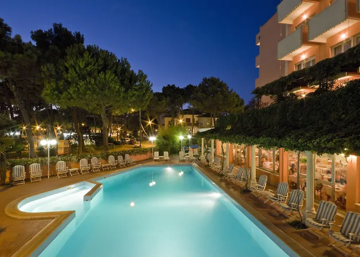 Hotel con piscina: Hotel Meeting