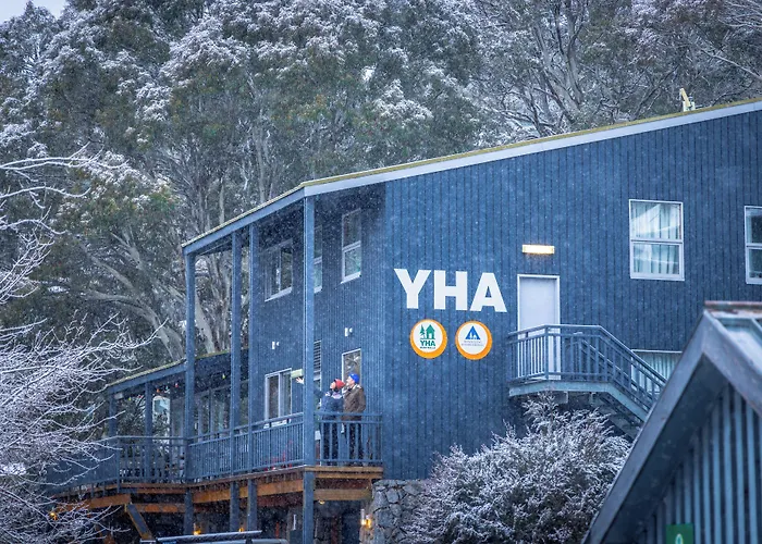 Hotel near College: Yha Thredbo