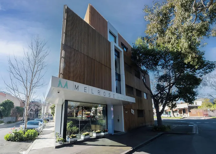 Central hotel: Melrose Apartments