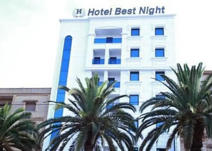 Hôtel avec vue: Hotel Best Night