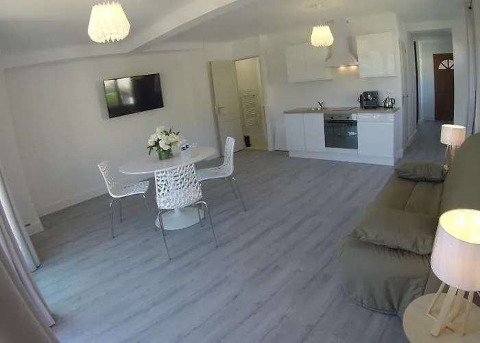 Hôtel: Maison Carles BnB