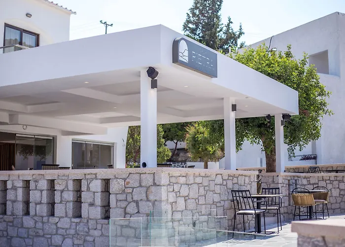 Ladiko Inn -Anthony Quinn Bay