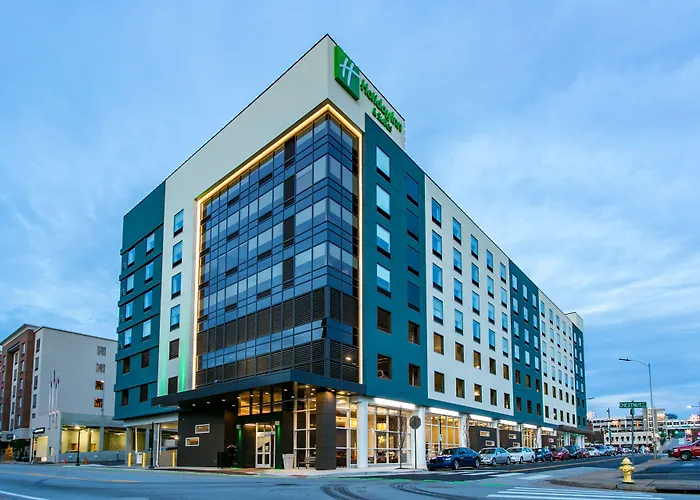 Luxury hotel only: Holiday Inn Hotel & Suites Chattanooga By Ihg